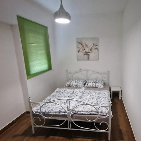 Apartman Lena Tusilovic Eksteriør bilde