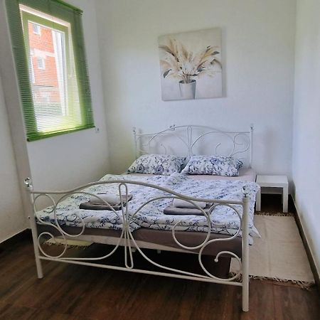 Apartman Lena Tusilovic Eksteriør bilde