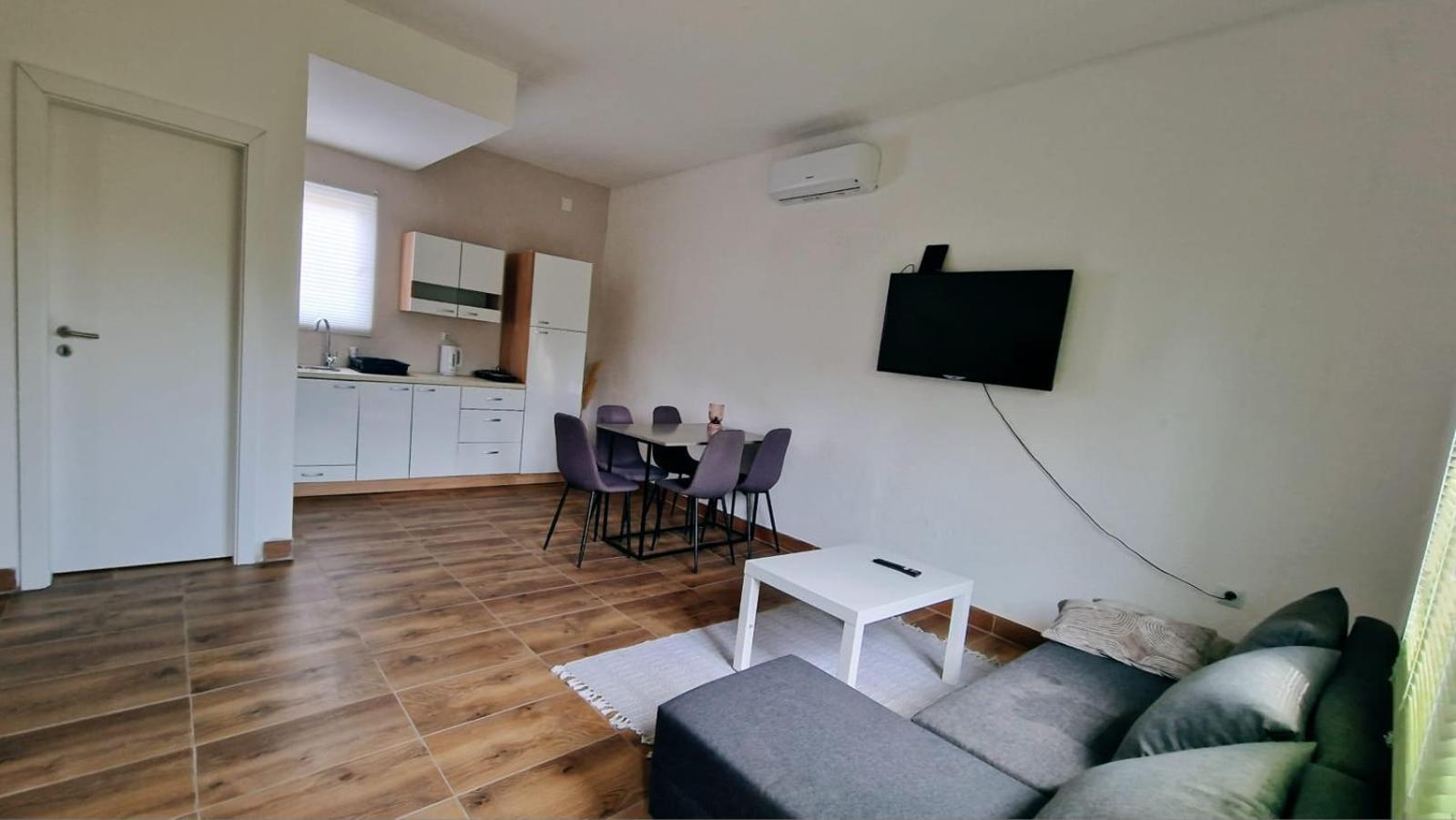 Apartman Lena Tusilovic Eksteriør bilde