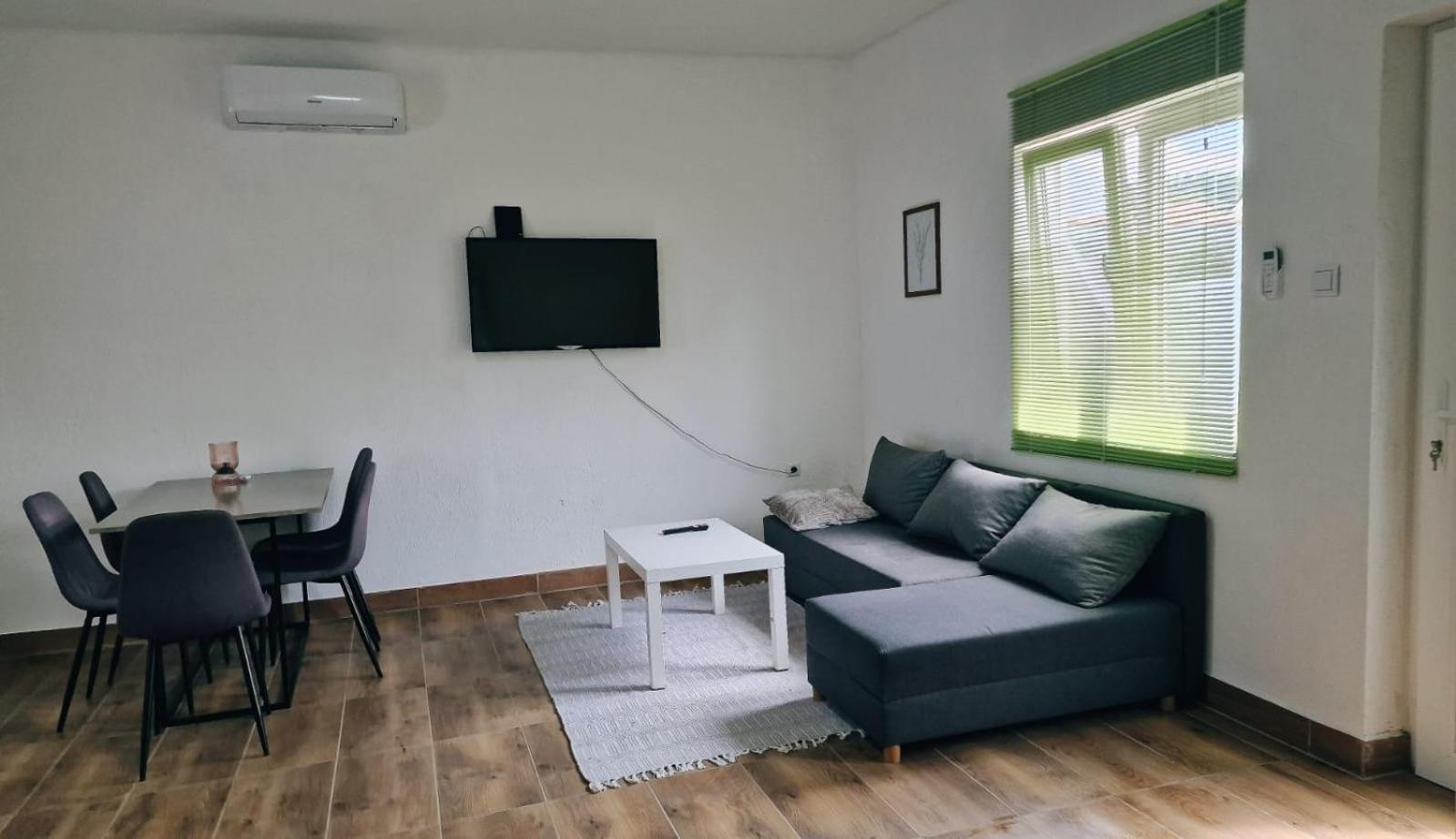 Apartman Lena Tusilovic Eksteriør bilde