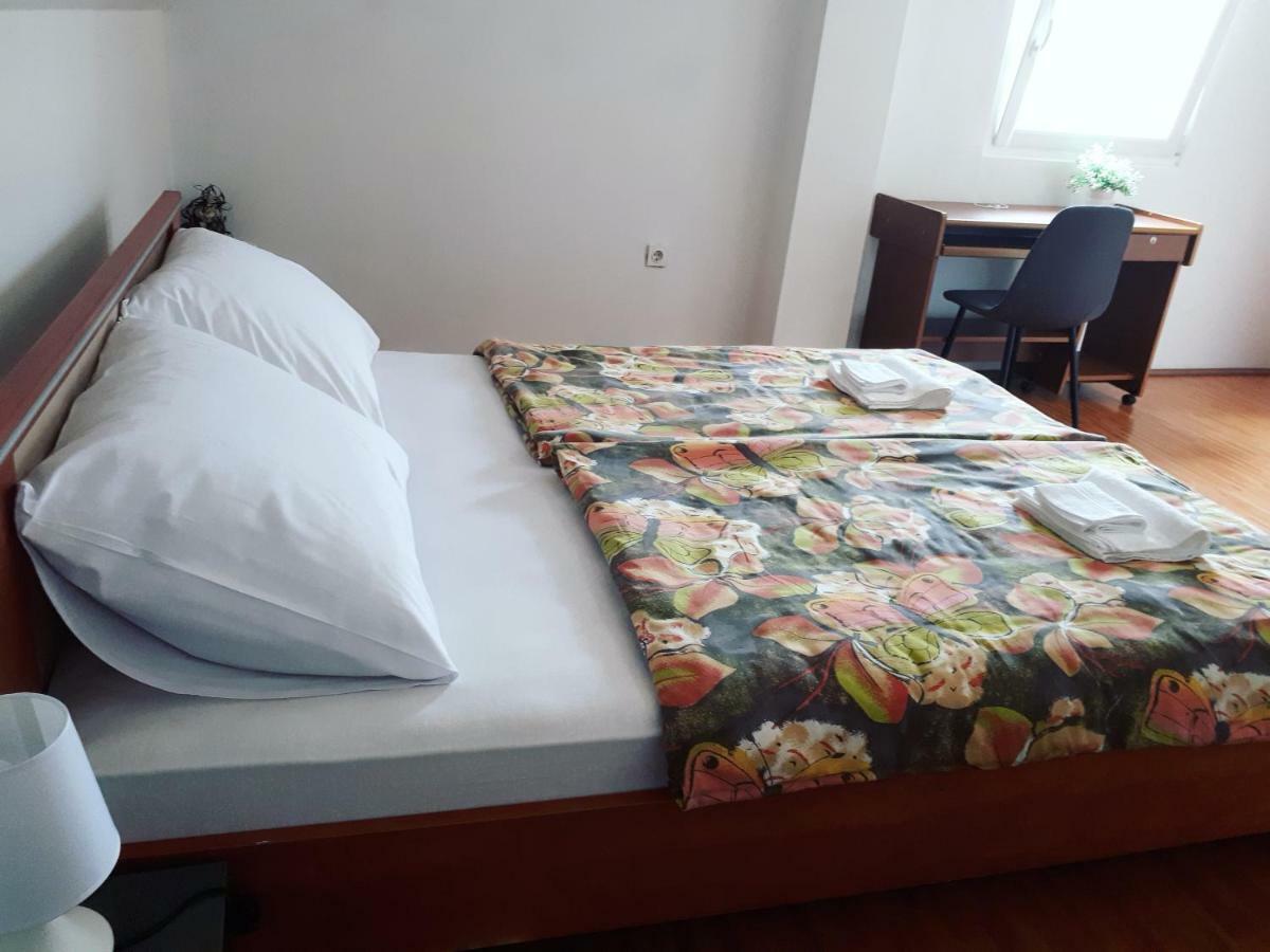 Apartman Lena Tusilovic Eksteriør bilde