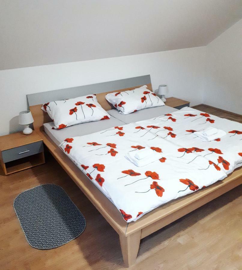 Apartman Lena Tusilovic Eksteriør bilde