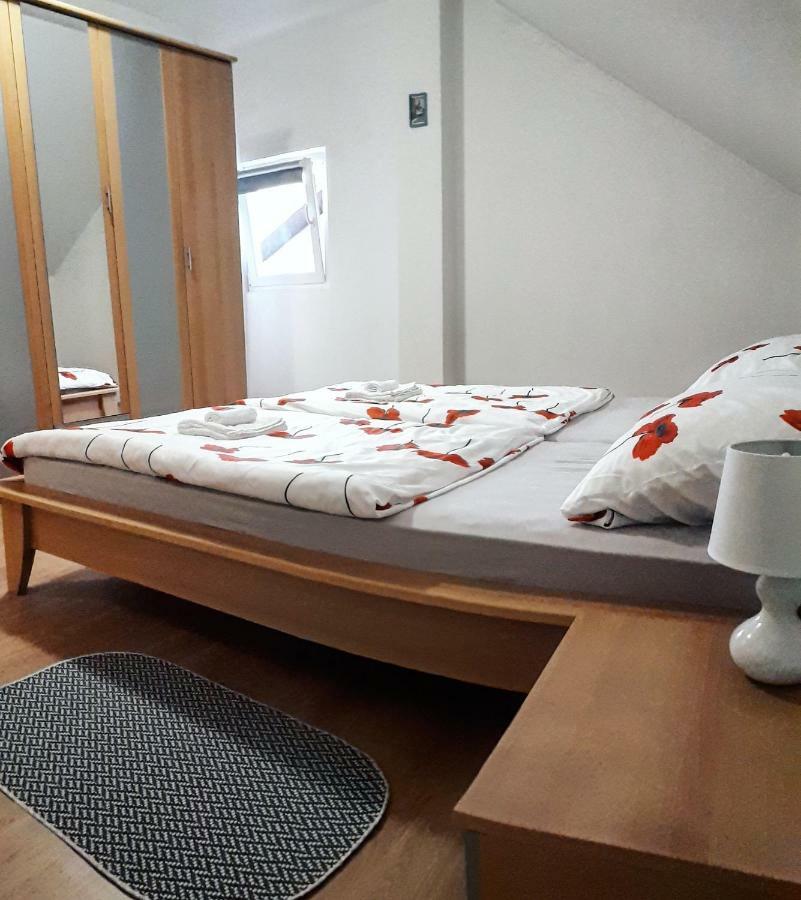 Apartman Lena Tusilovic Eksteriør bilde